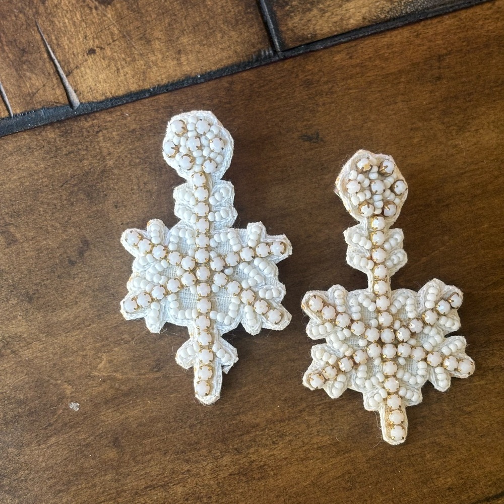 White and Gold Snowflake Earrings